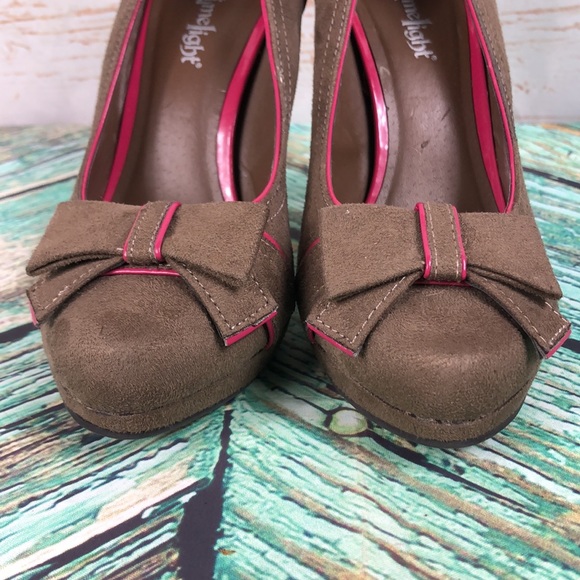 H5 - Brown/Tan & Pink Limelight Stiletto Heel With Bow - 6 1/2 - Picture 2 of 5